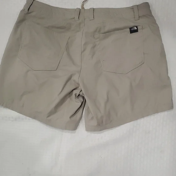 The North Face Women's Beige Cargo Shorts - Picture 6 of 12